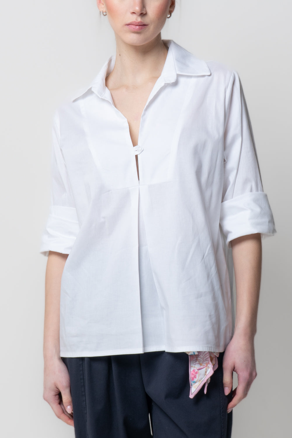 Camicia con Scollo a V e Cannoncino