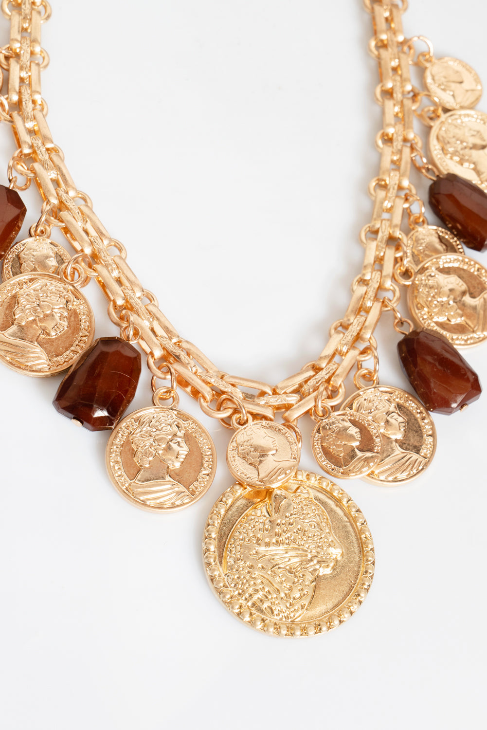 Collana con ciondoli