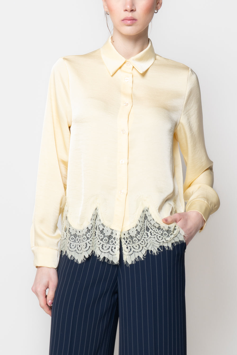 Camicia con balza in pizzo