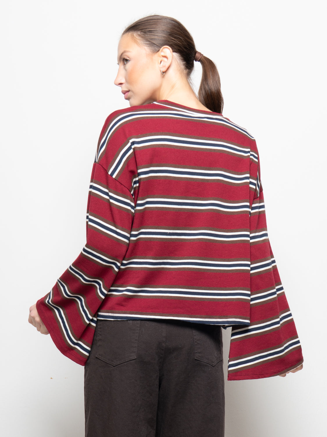 T- Shirt con manica svasata a righe