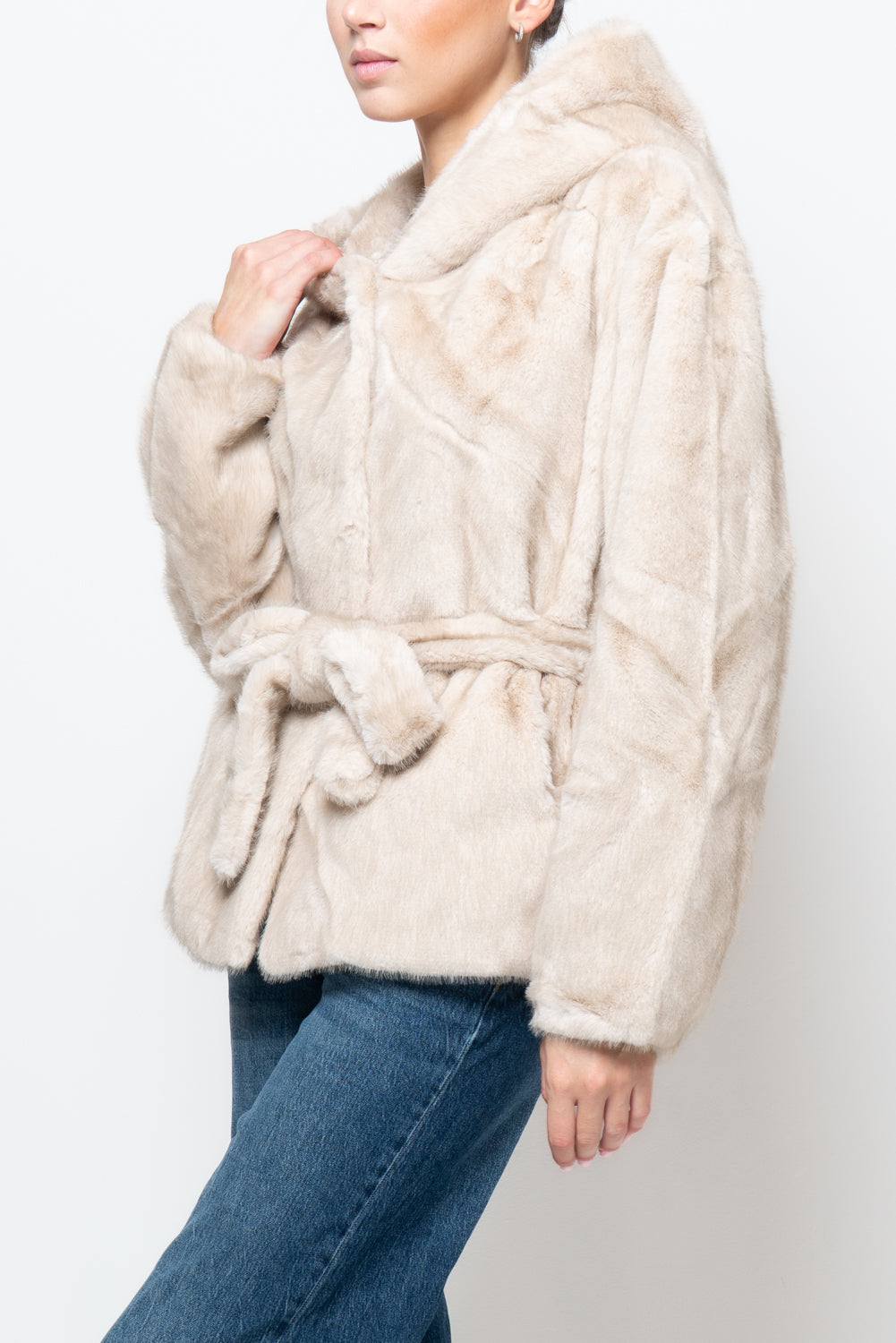 Pelliccia con cappuccio