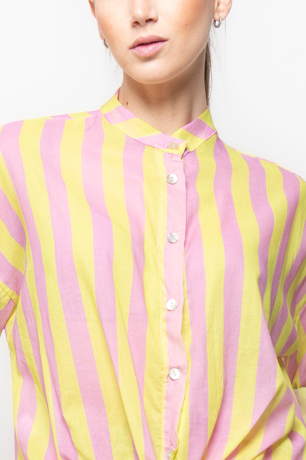 Camicia alla coreana a righe