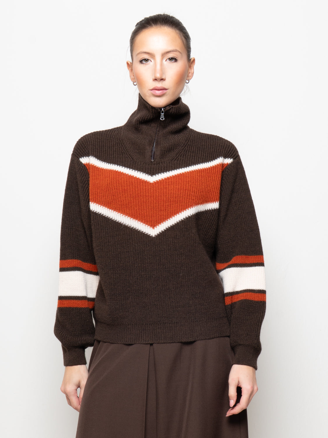 Maglione a righe con collo a zip