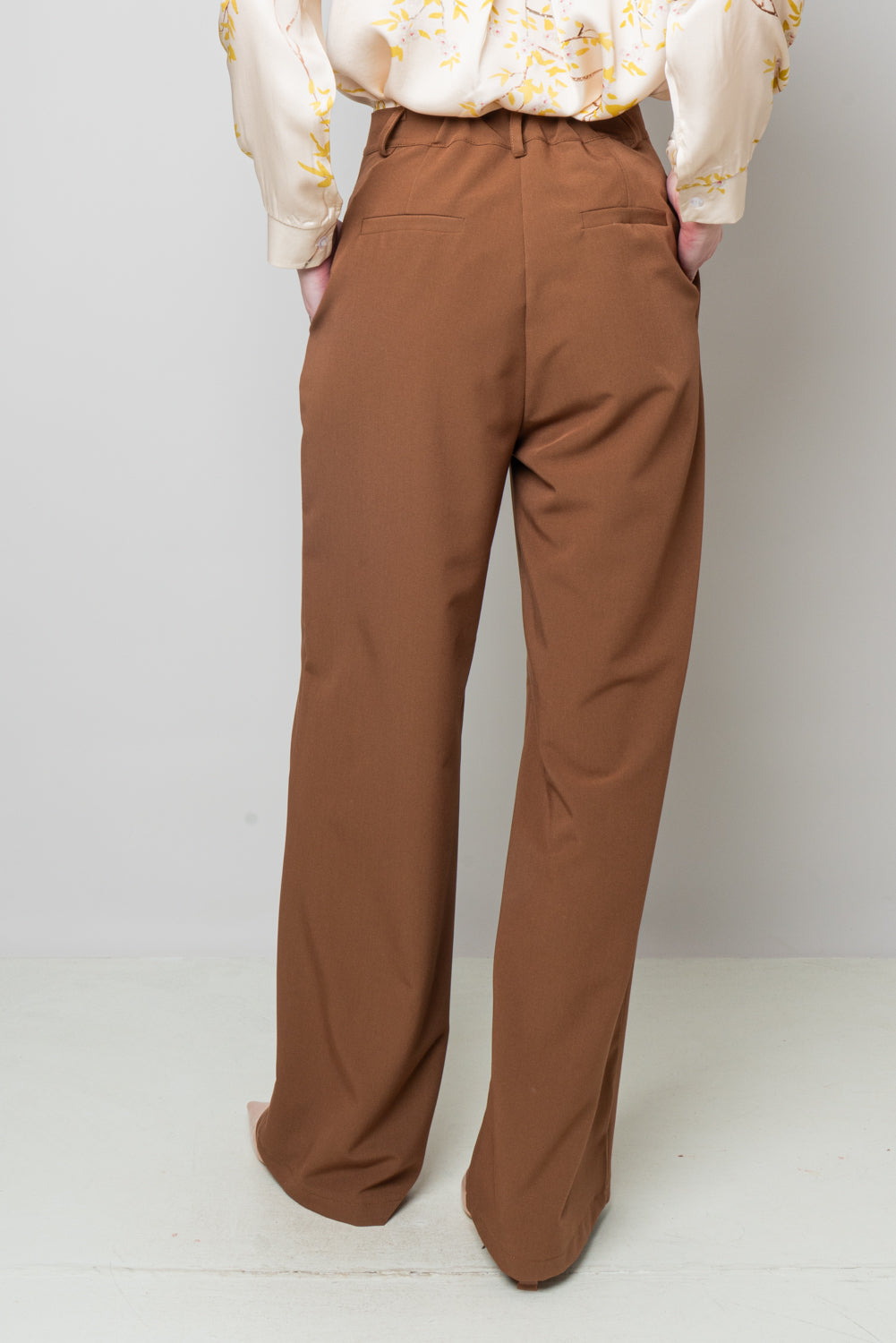 Pantalone palazzo con piega -Tabacco