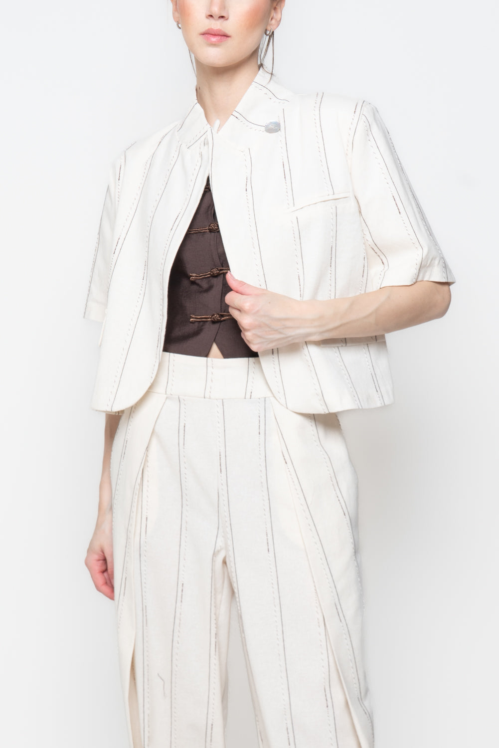 Blazer Crop a Maniche Corte con Fantasia Gessata