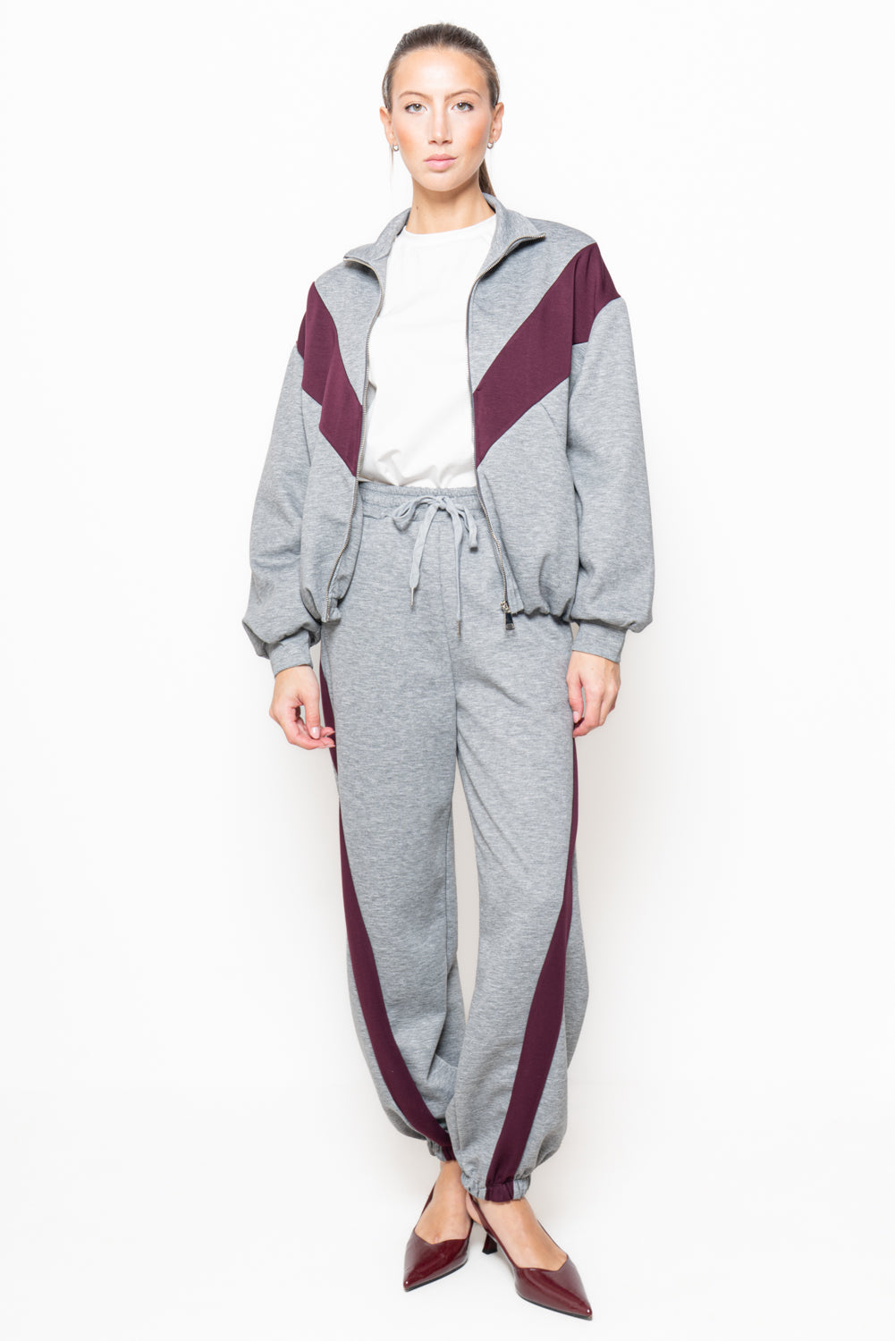 Pantalone jogger con inserti color block