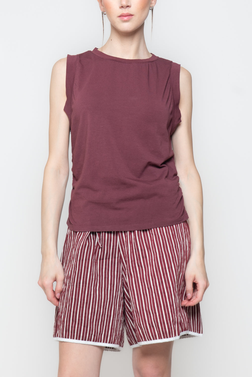 T-shirt smanicata rappresa