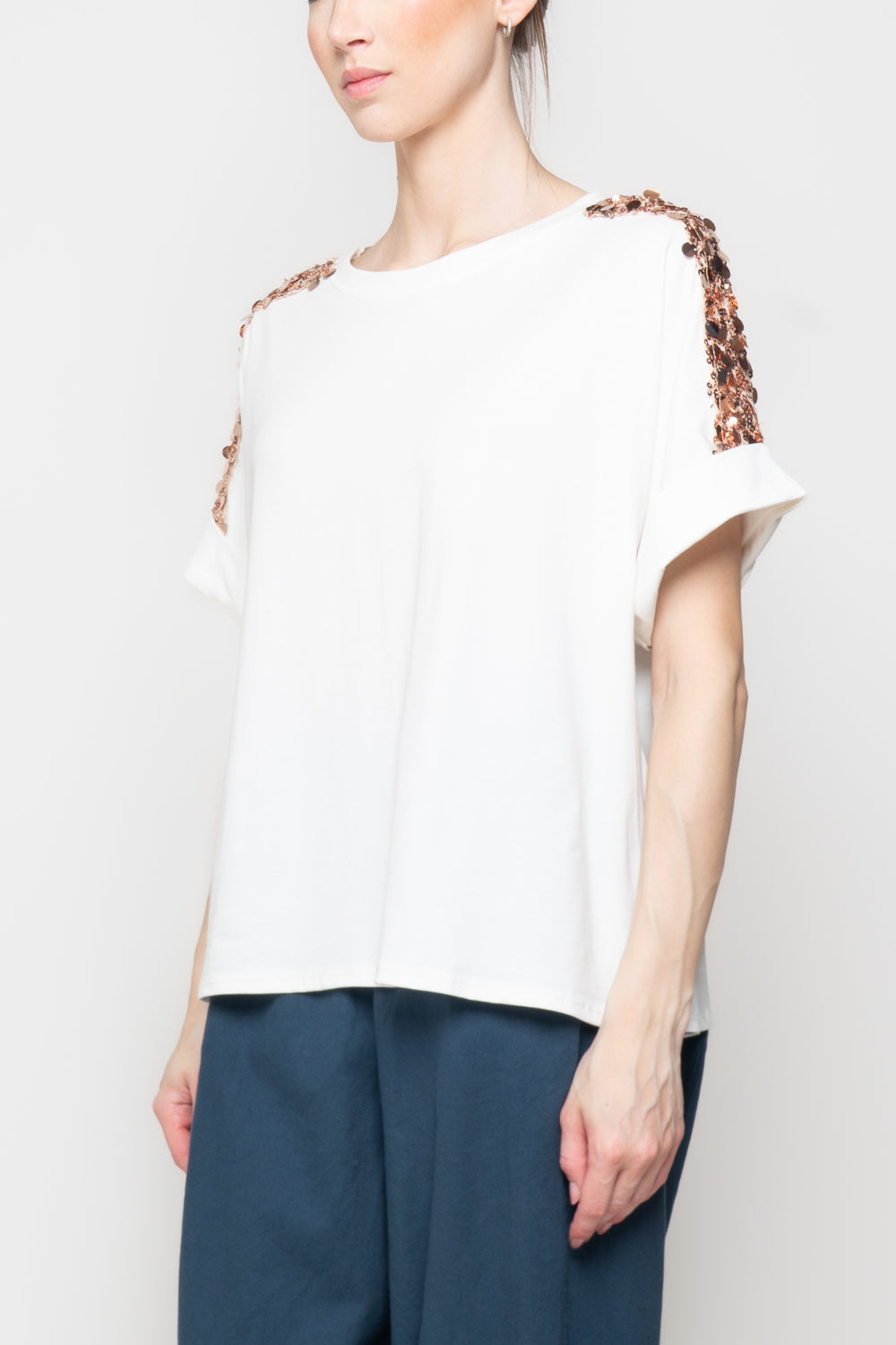 T-shirt con Spalle Paillettes
