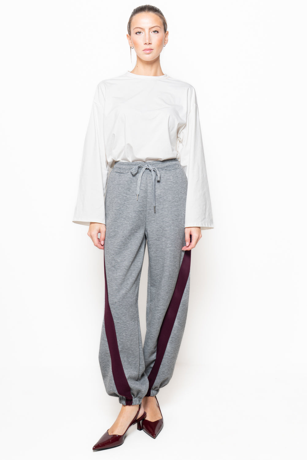 Pantalone jogger con inserti color block