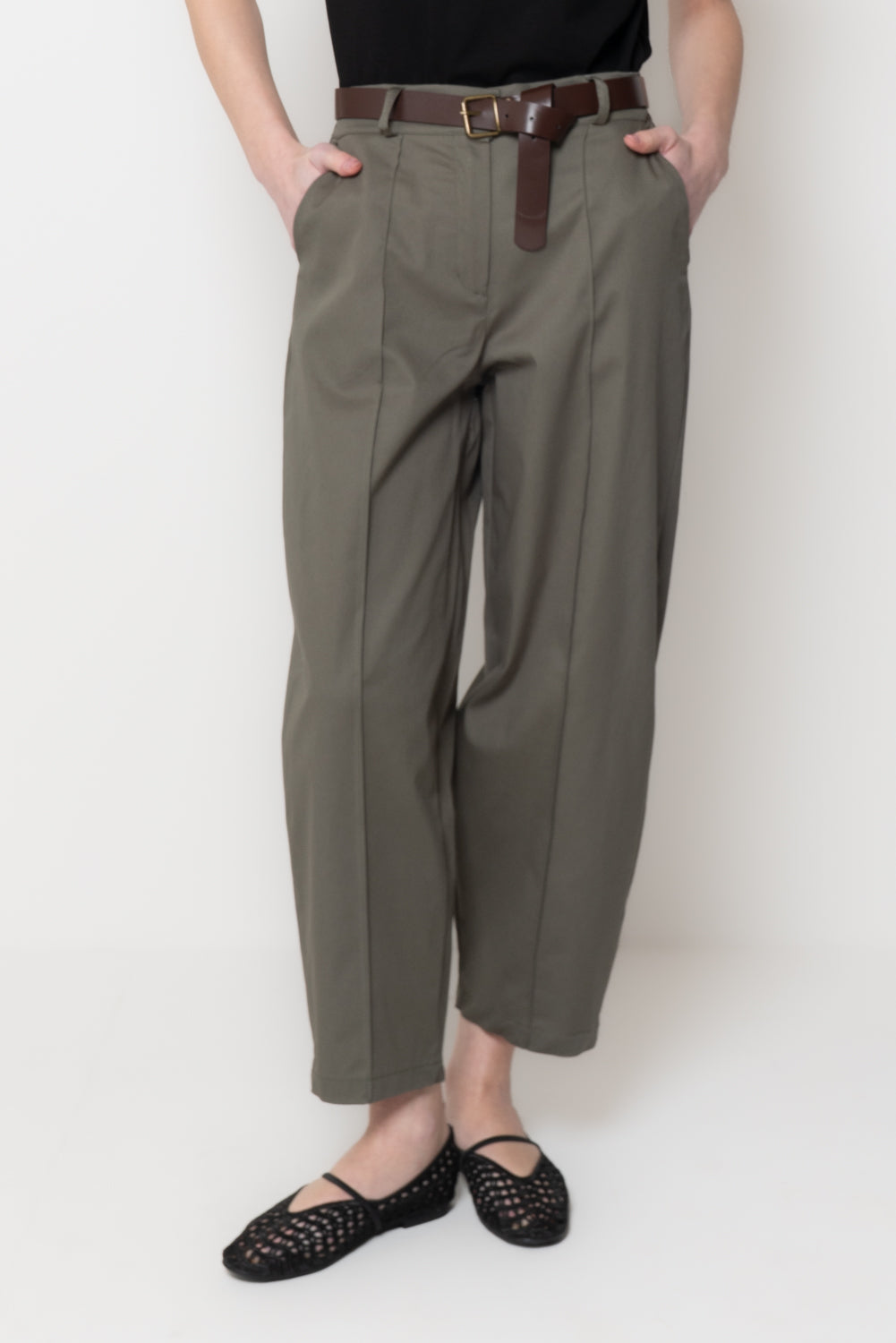 Pantaloni con Cucitura Frontale