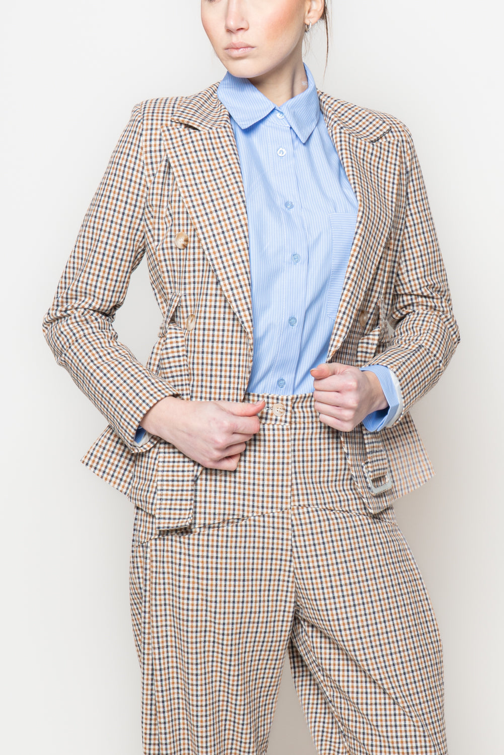 Giacca con cintura a quadretti