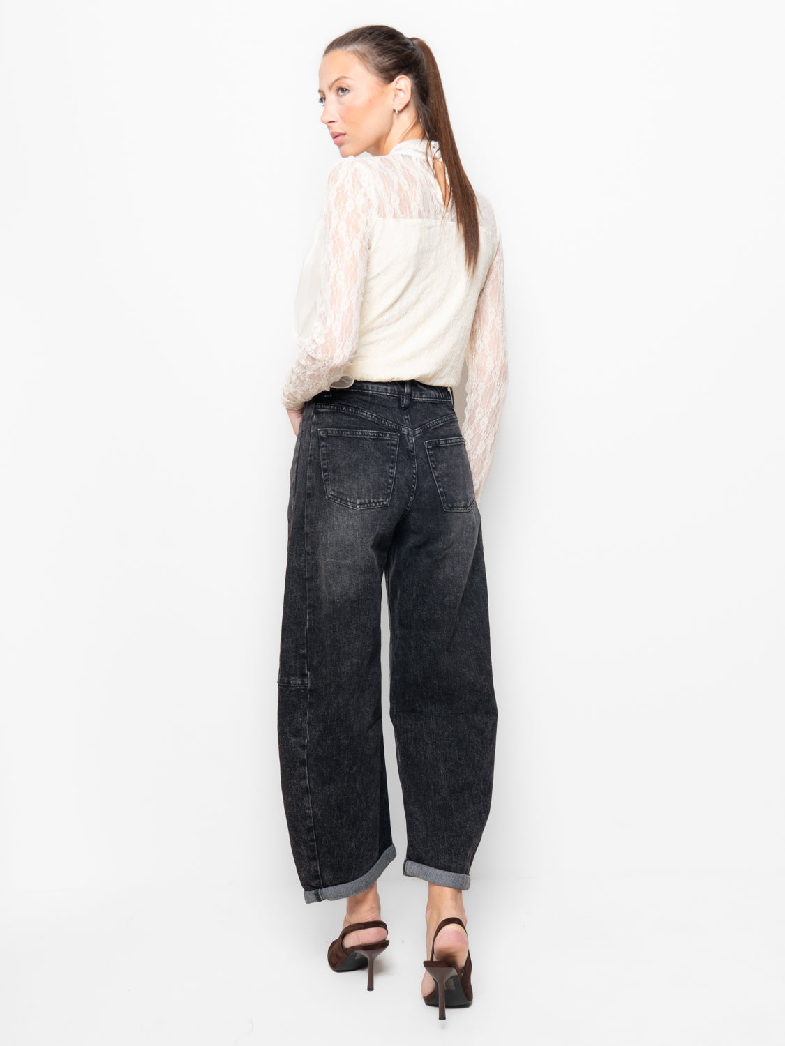 Jeans barrel in denim grigio