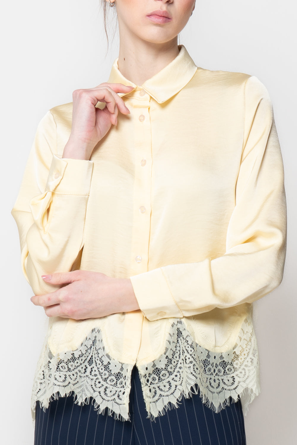 Camicia con balza in pizzo