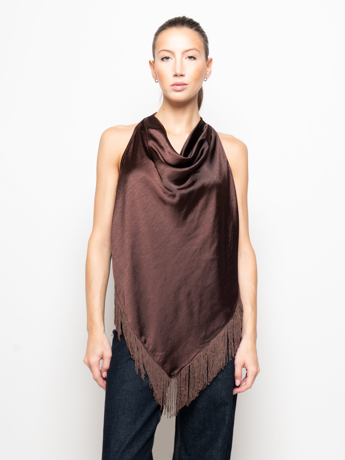 Top con scollo drappeggiato e frange