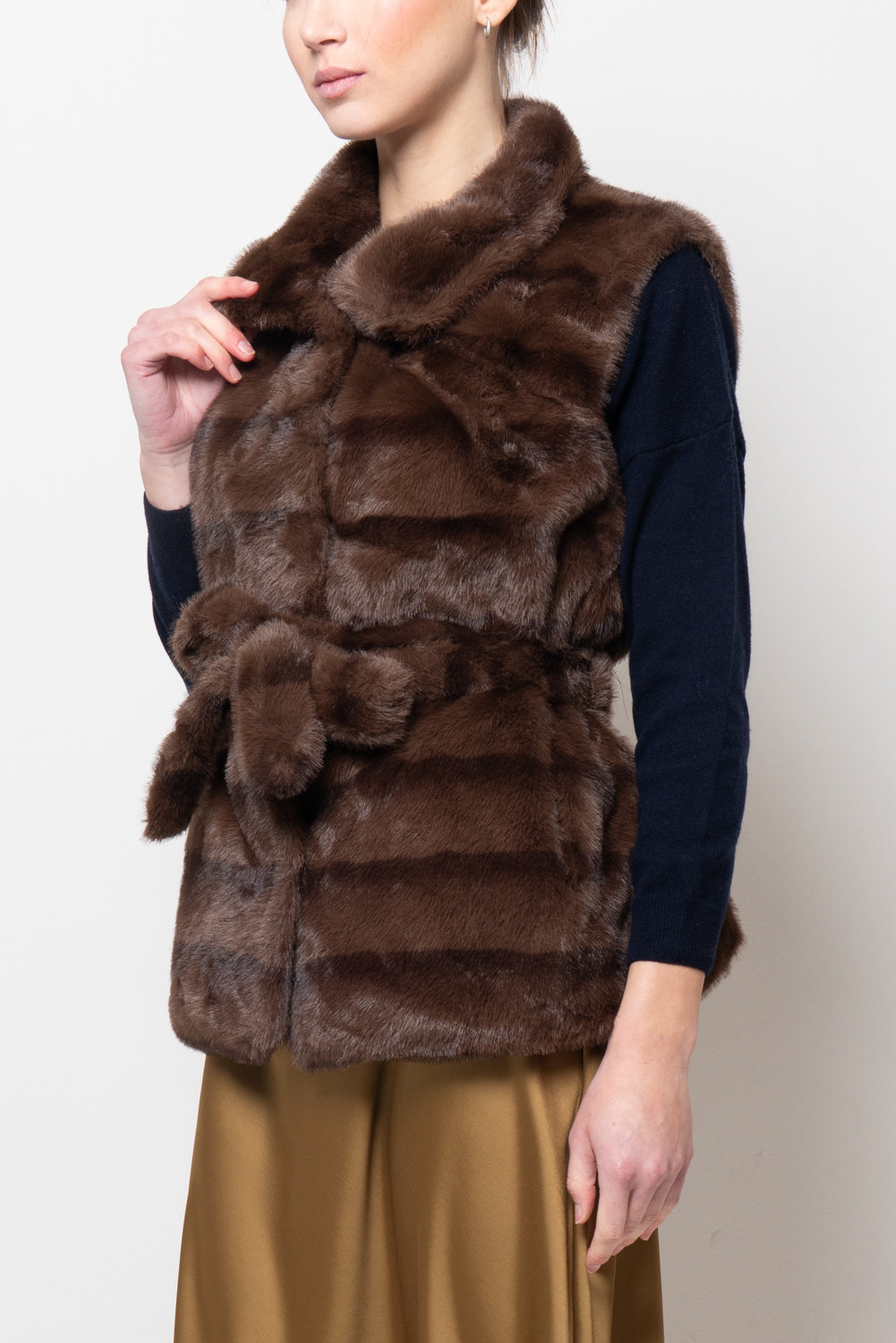 Ecopelliccia rigata con colletto