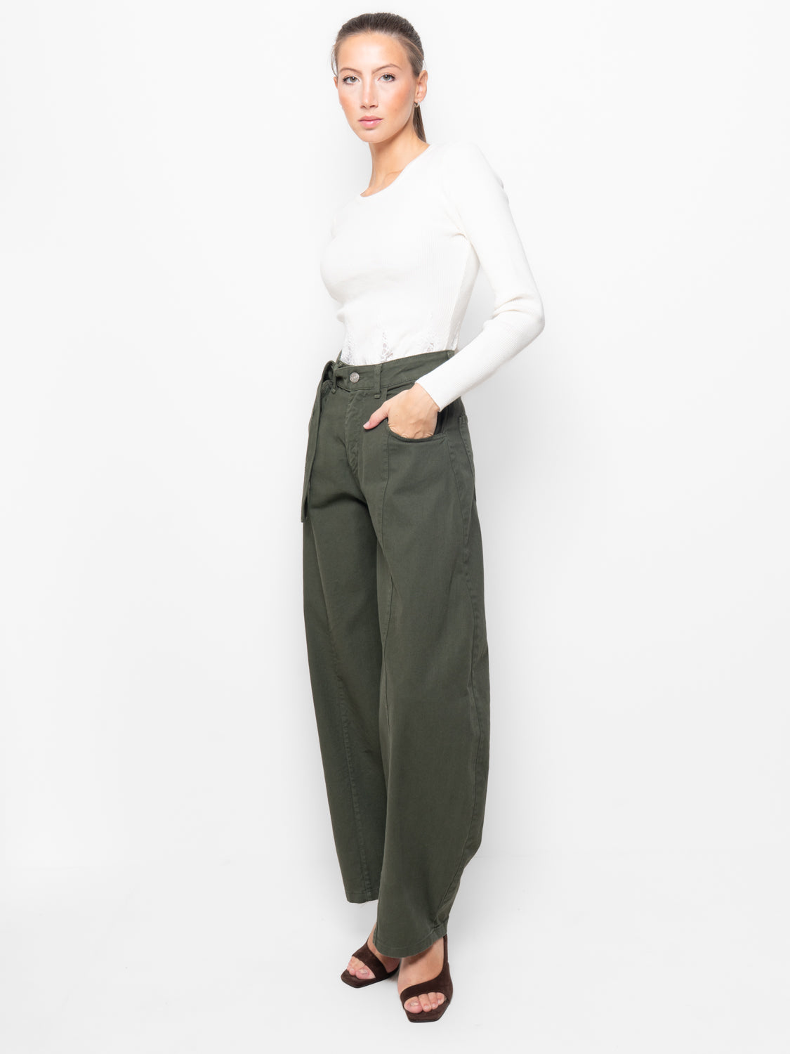 Pantalone cargo verde militare con cintura