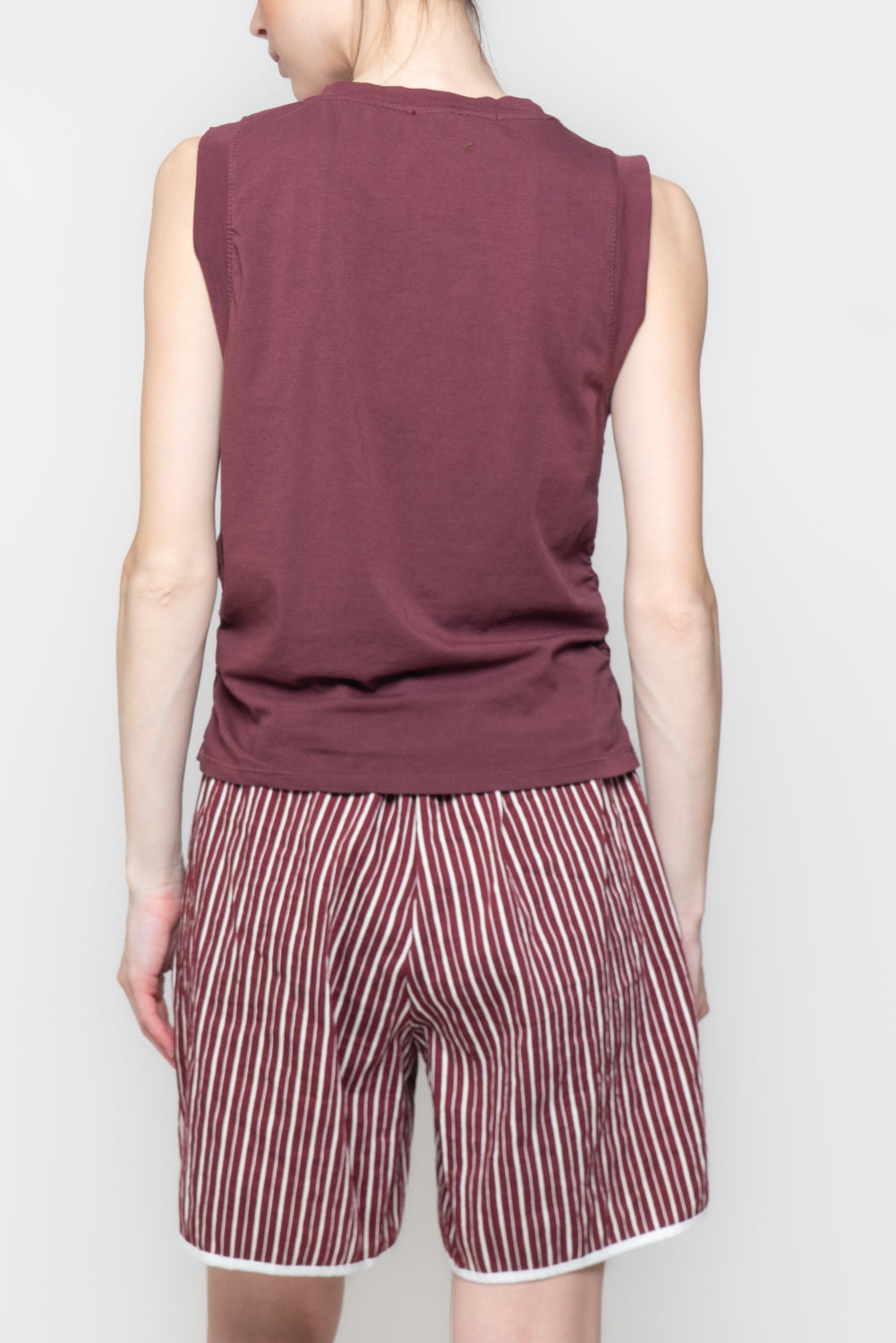 T-shirt smanicata rappresa