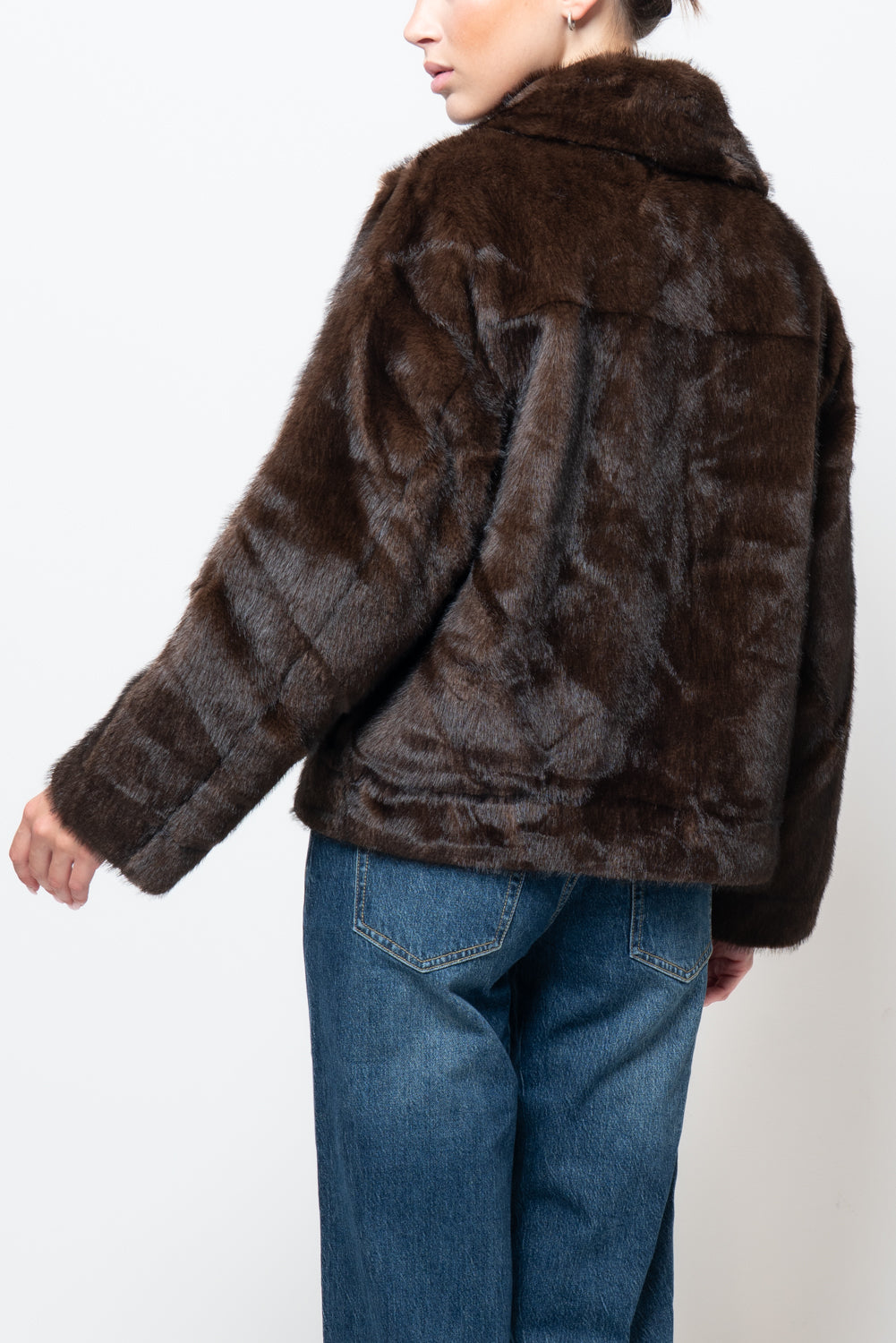 Pelliccia corta con colletto