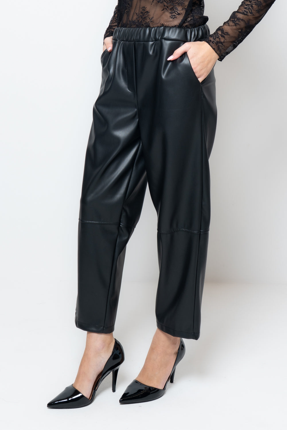 Pantalone baggy in similpelle