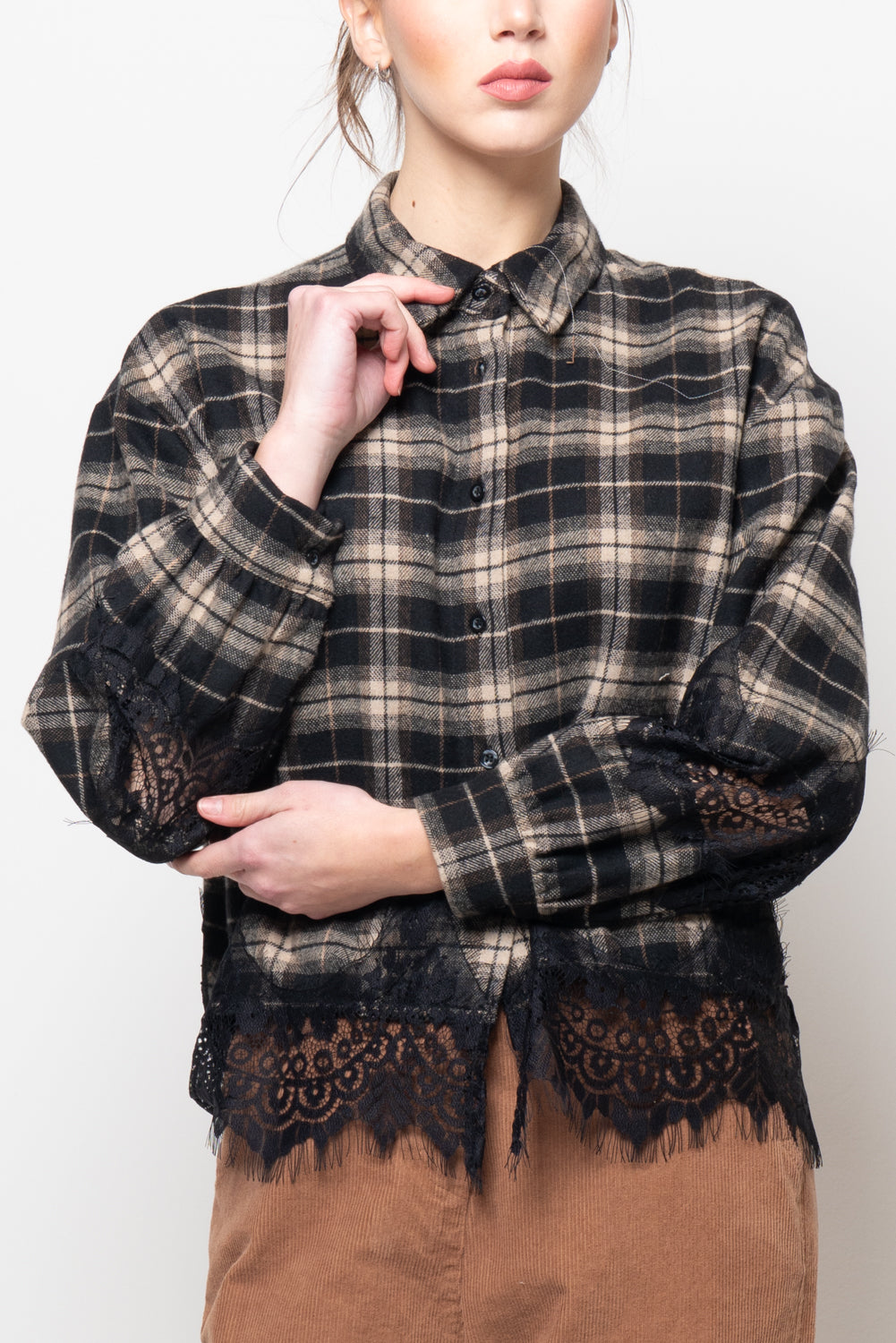 Camicia scozzese con inserti in pizzo