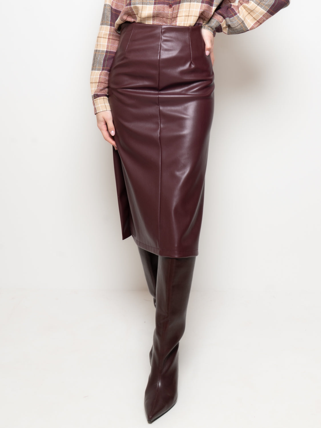 Gonna in ecopelle con zip posteriore