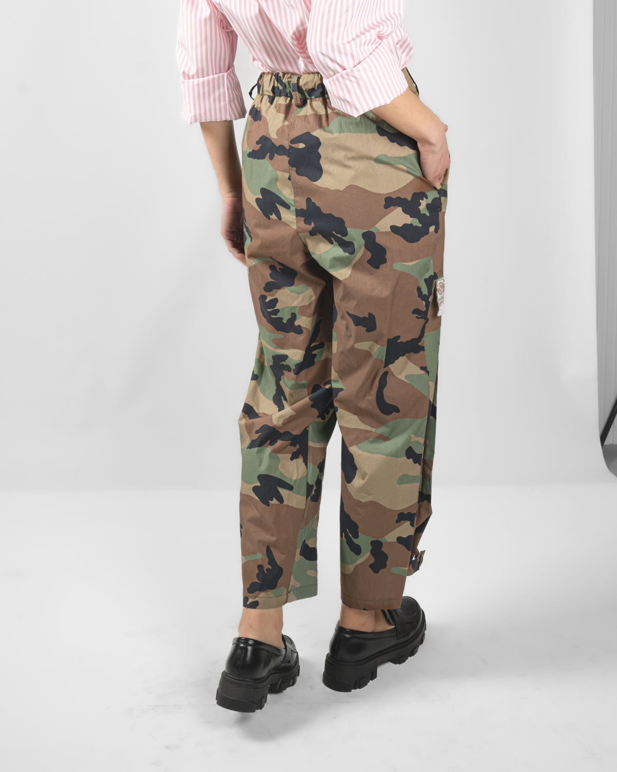 Pantalone cargo fantasia camouflage