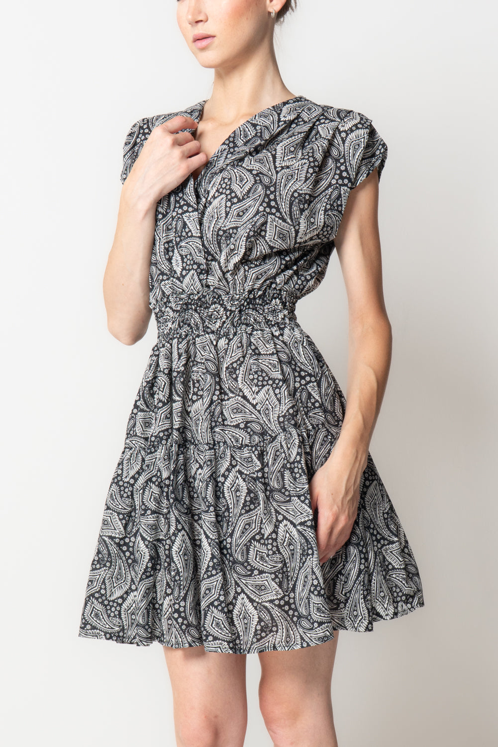 NINA VANG25074CASNERO