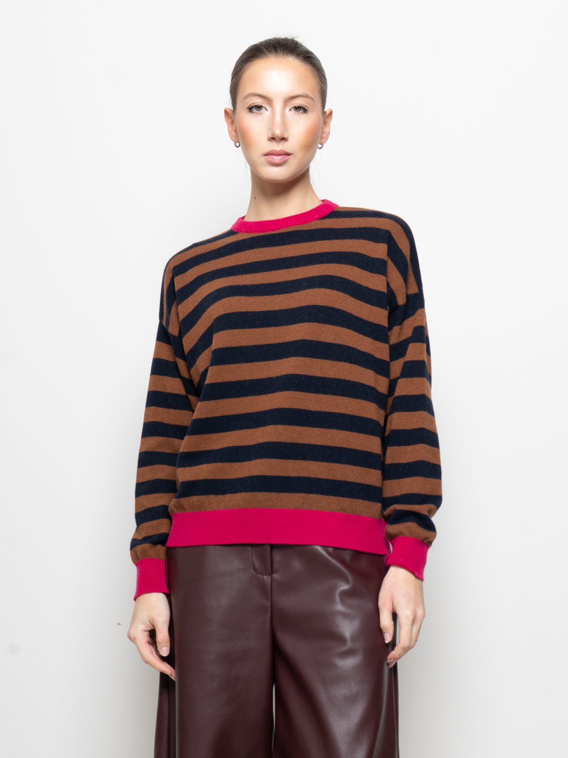 Maglia misto cachemire con profilo a contrasto