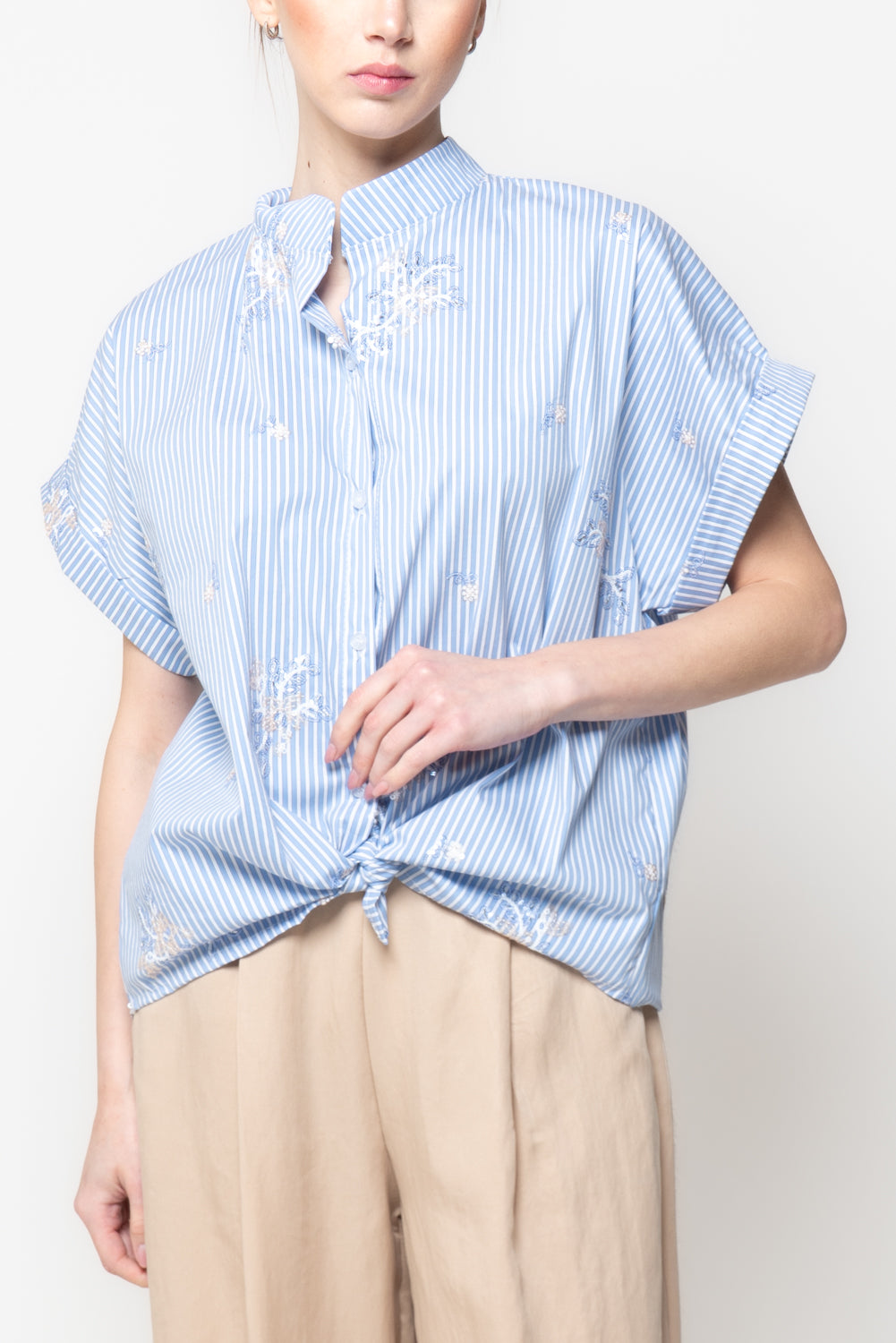 Camicia a Righe con Ricami