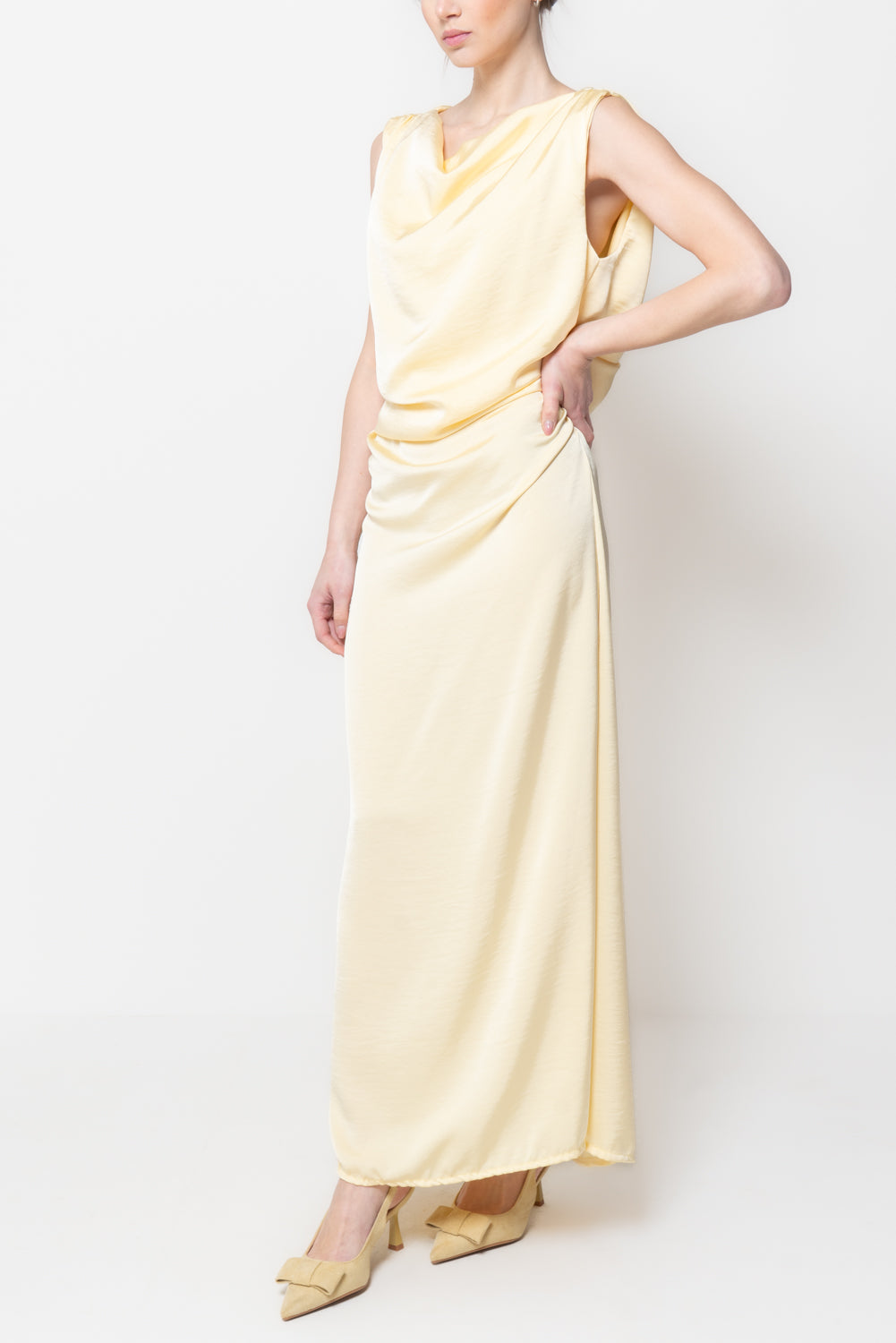 Abito Lungo in Satin con Drappeggio