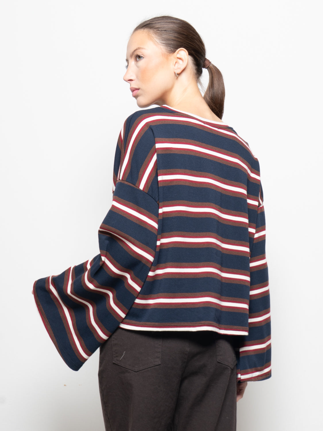 T- Shirt con manica svasata a righe