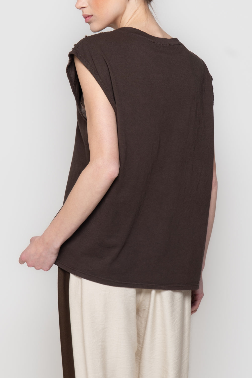 T-shirt con Borchie su Spalla