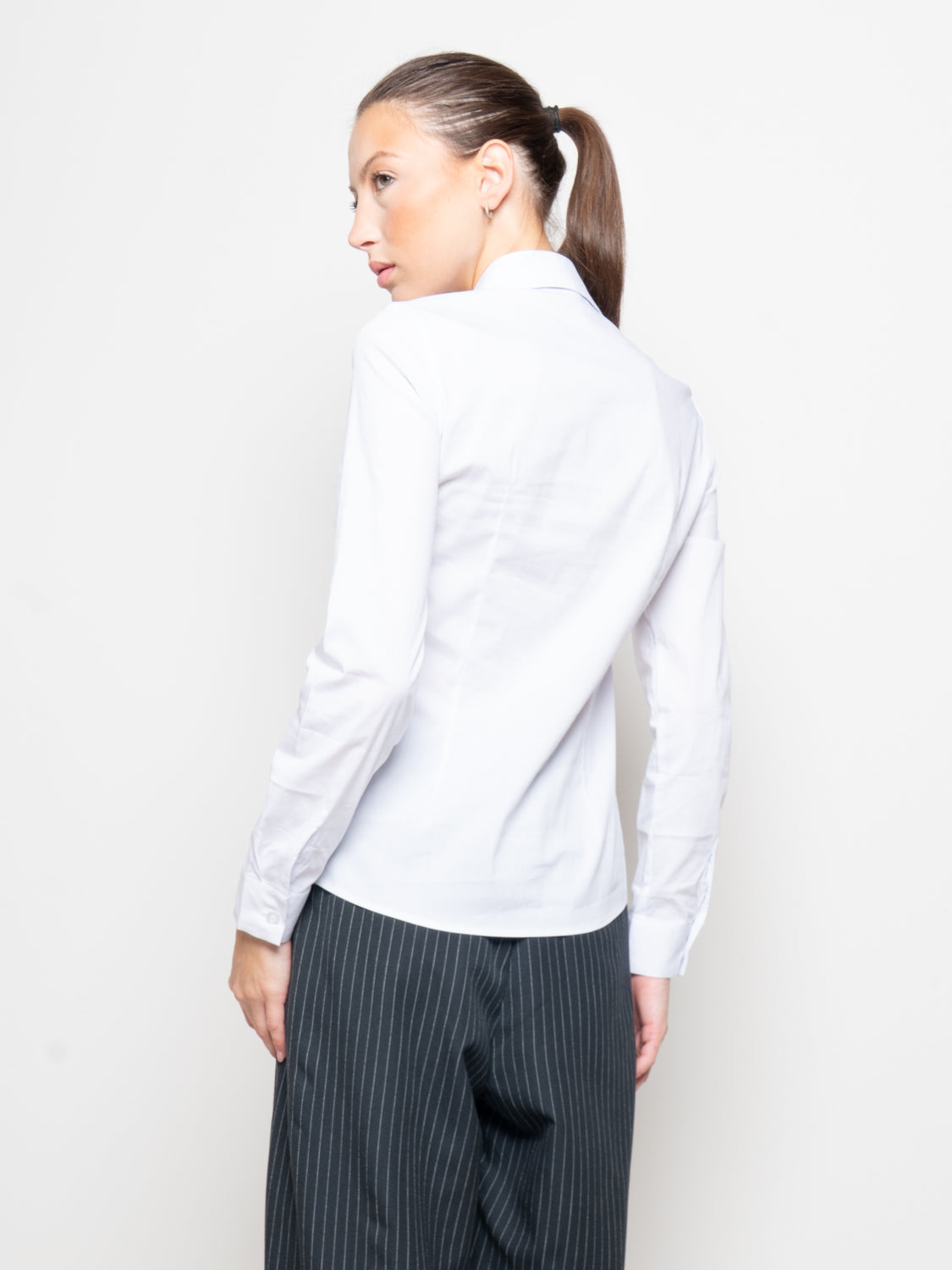 Camicia con collo gioiello