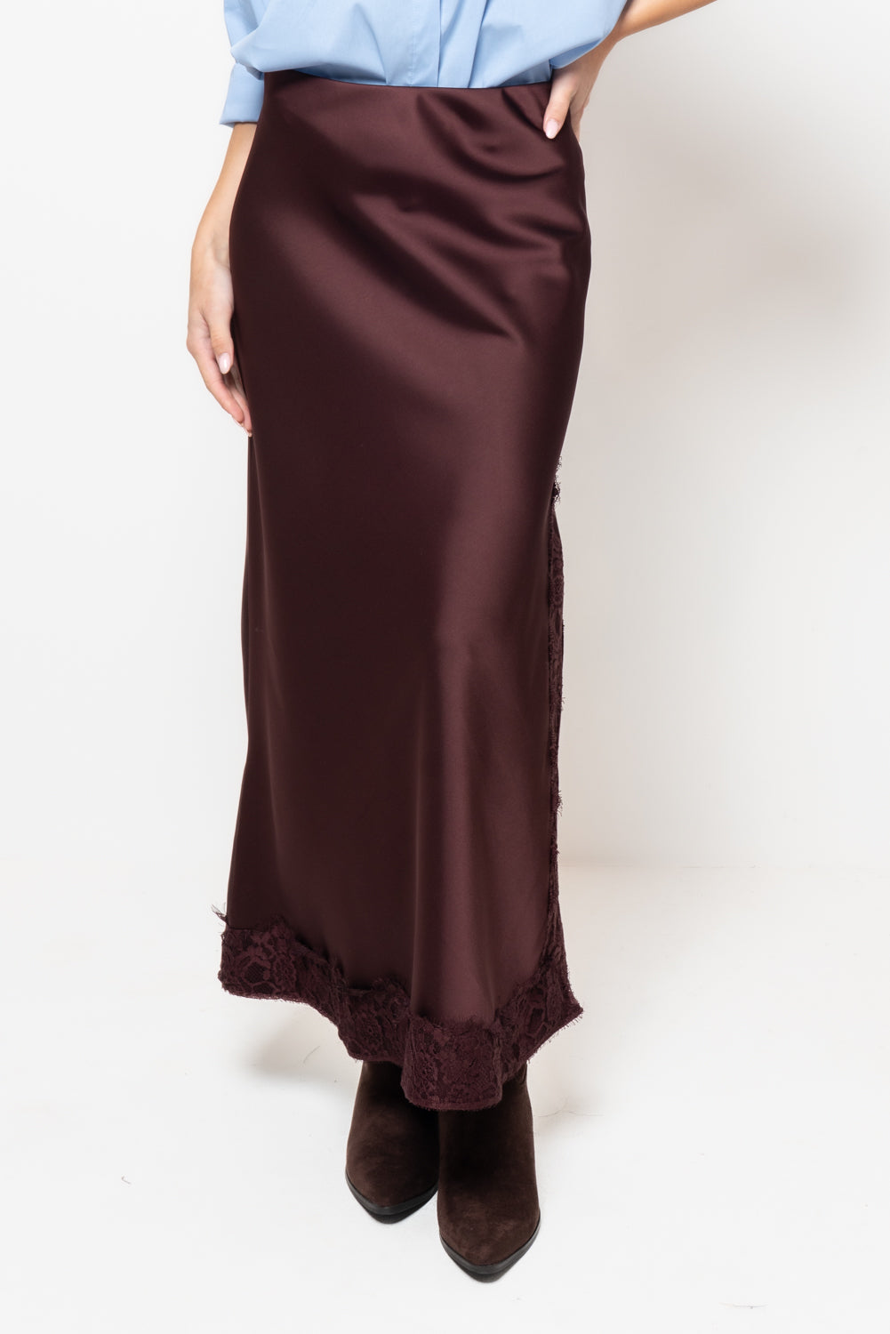 Gonna satin con inserti in pizzo