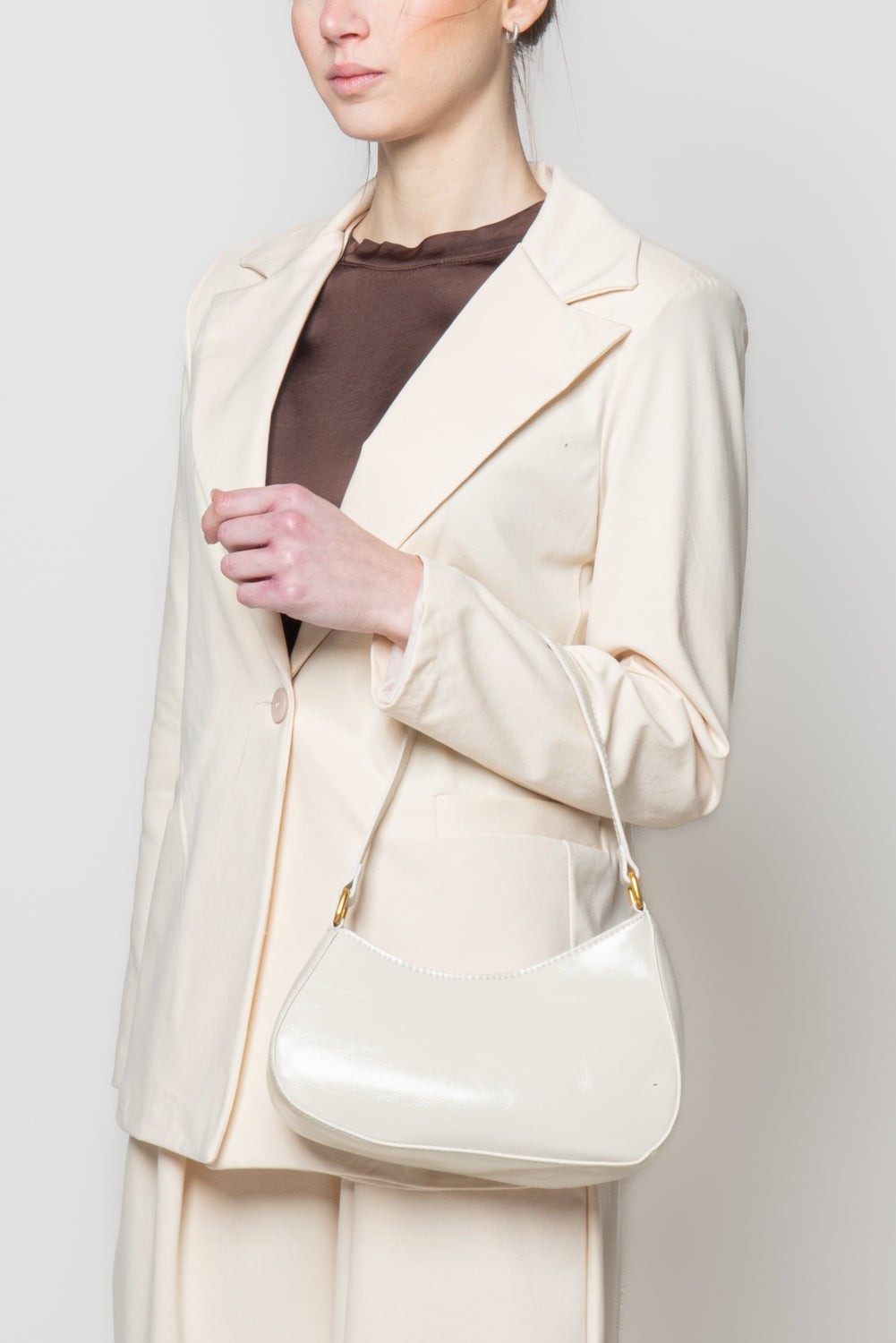 Tracolla con forma stondata