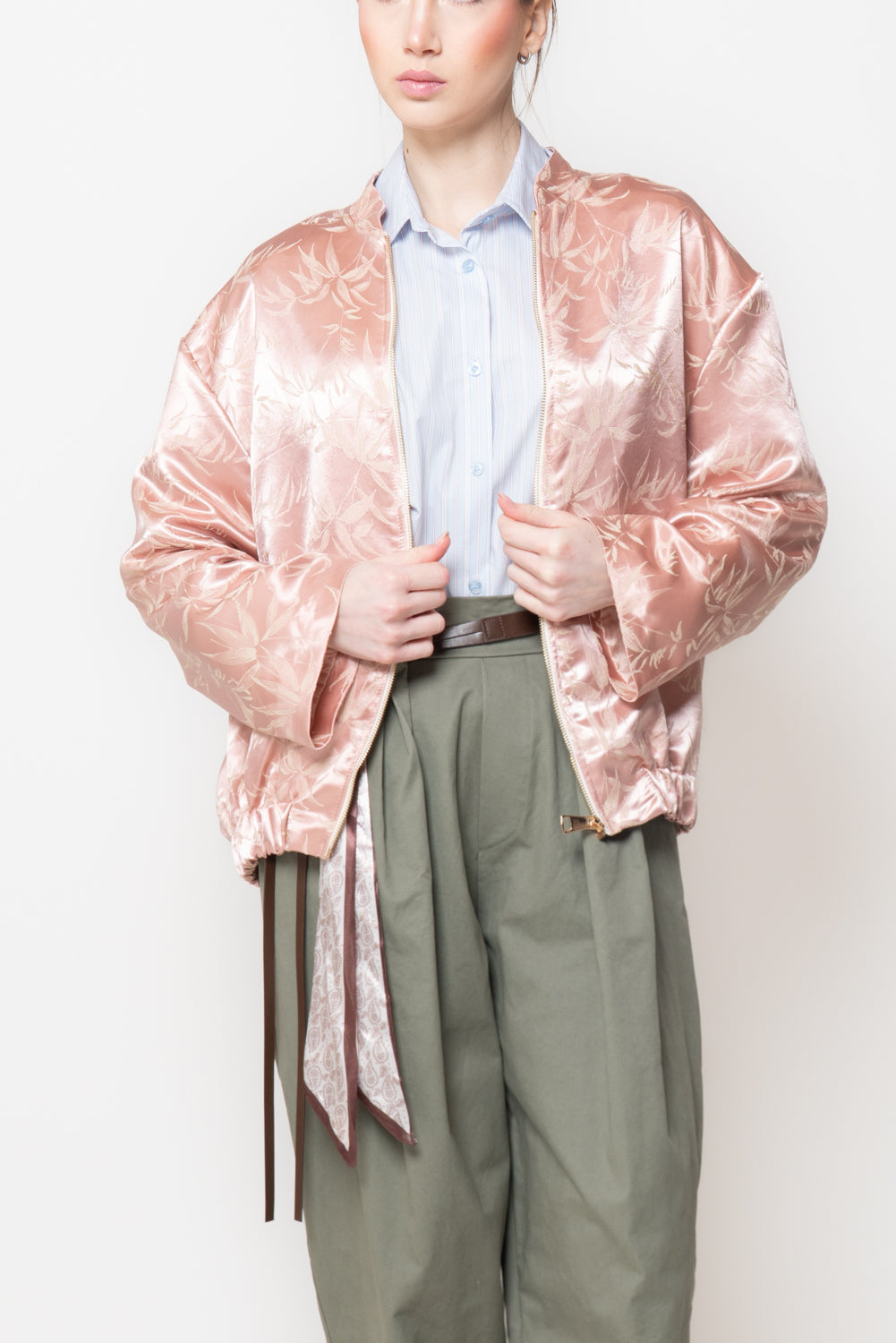 Bomber in raso con stampa foglie