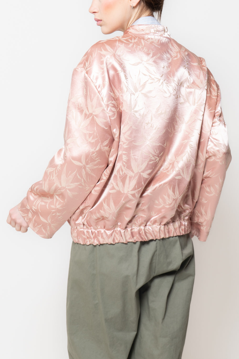Bomber in raso con stampa foglie