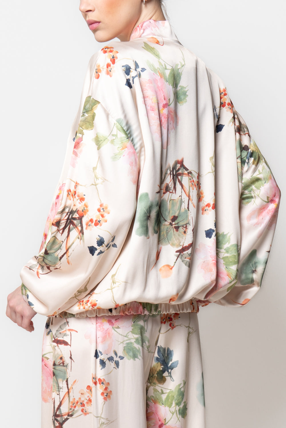 Bomber in Satin a Fantasia Floreale
