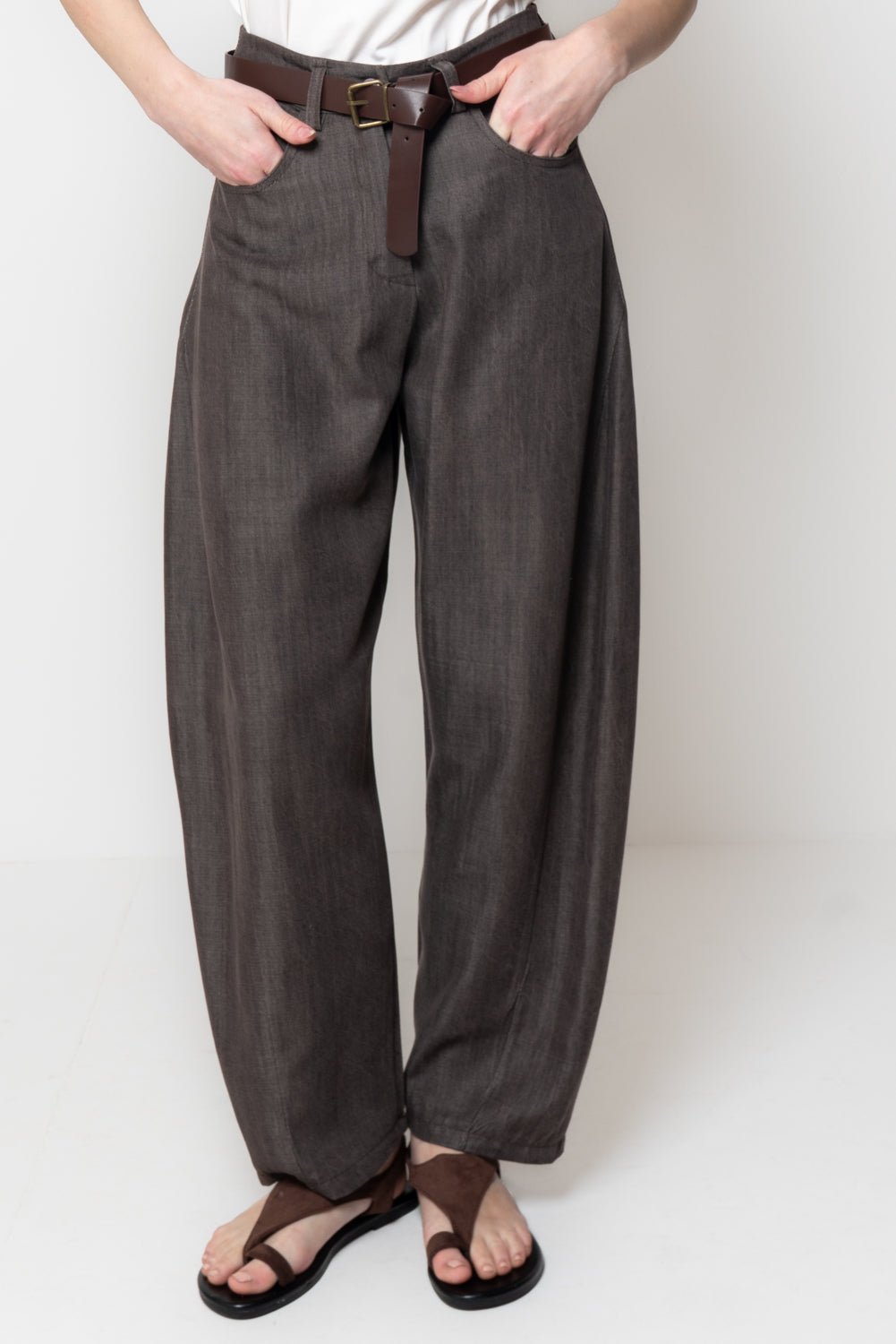 Pantalone Barrel in Denim Leggero con Cintura