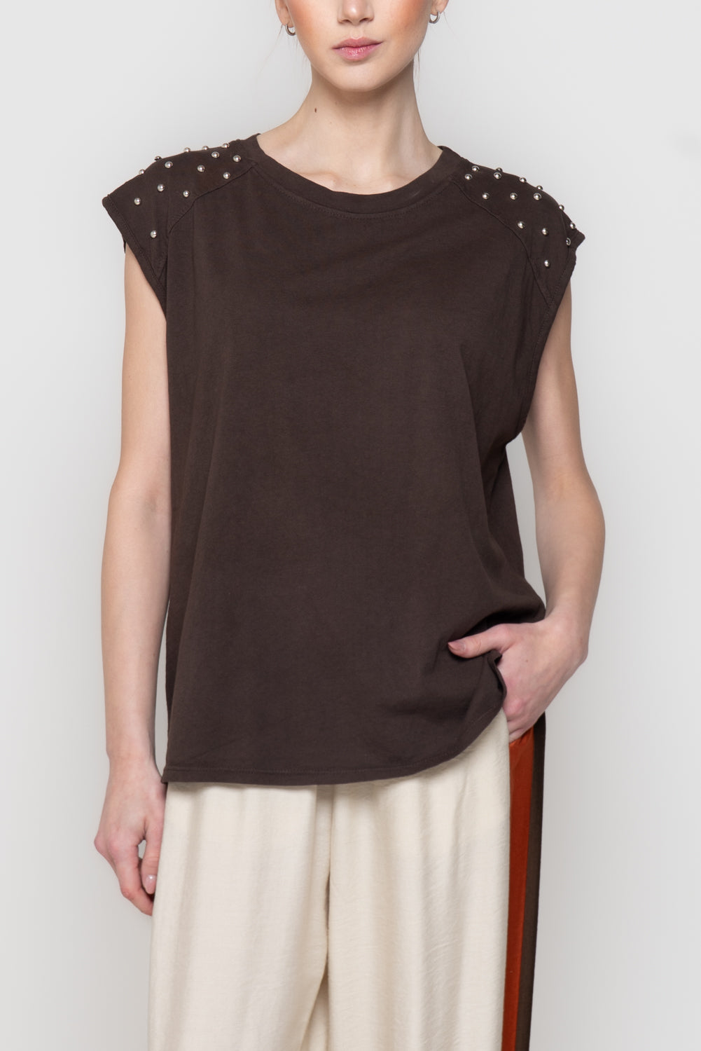 T-shirt con Borchie su Spalla