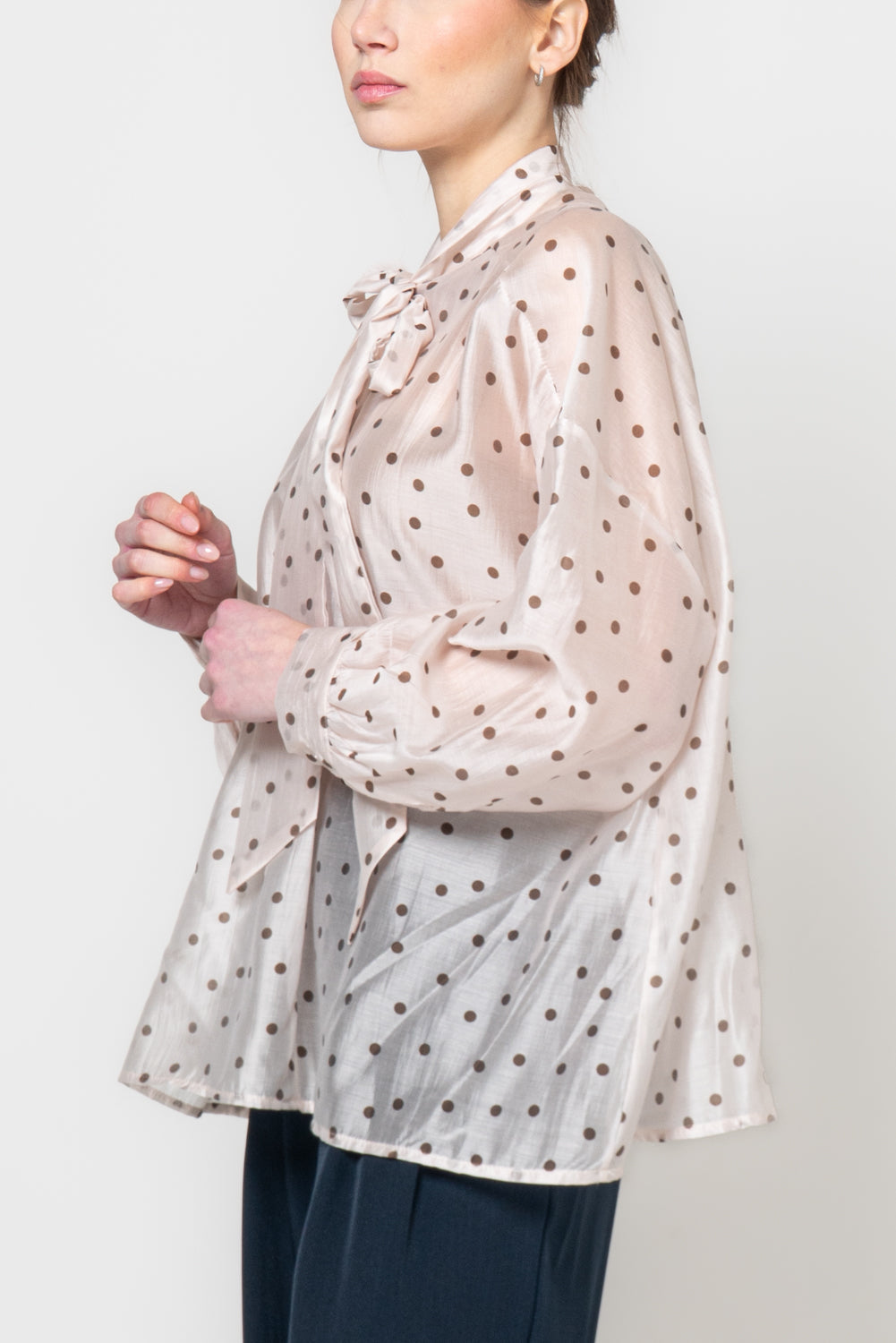 Camicia a pois con fiocco