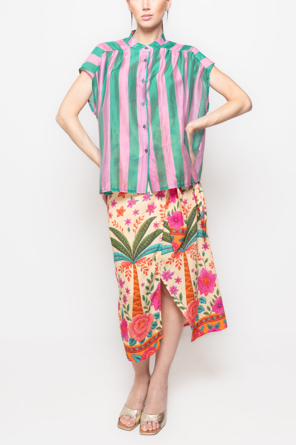 Blusa Smanicata a Righe con Colletto alla Coreana