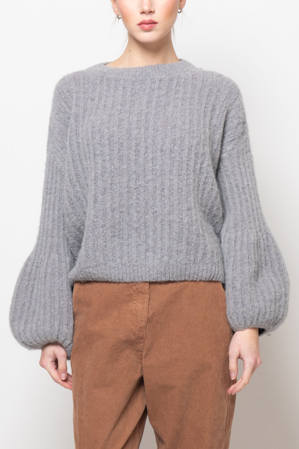 Maglia a coste con manica volume