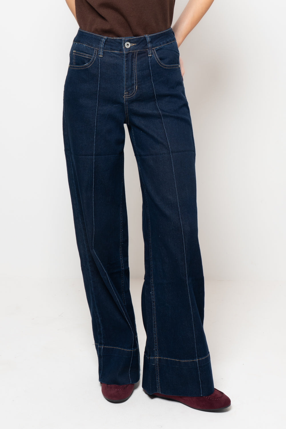 Jeans wide con cucito frontale