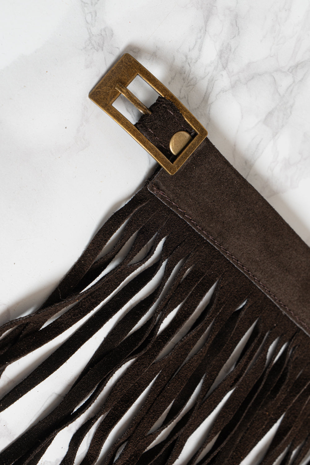 Cintura in pelle con frange