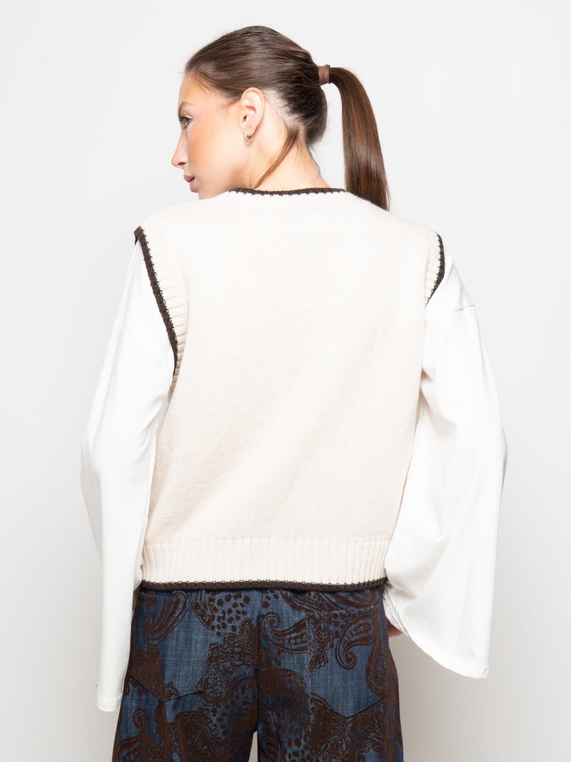 Gilet in maglia con profili a contrasto