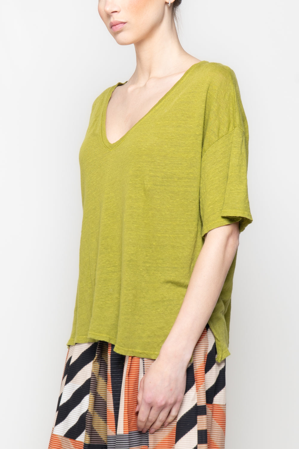 T-shirt scollo a V 100% lino
