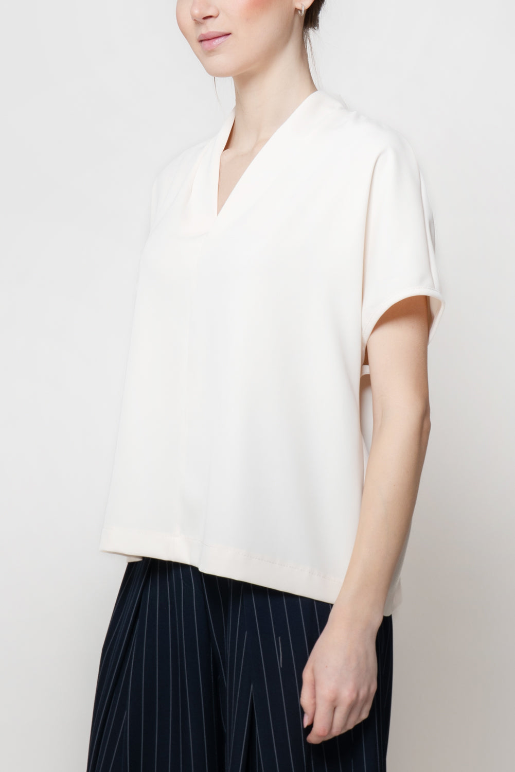Top Minimal con Scollo a V
