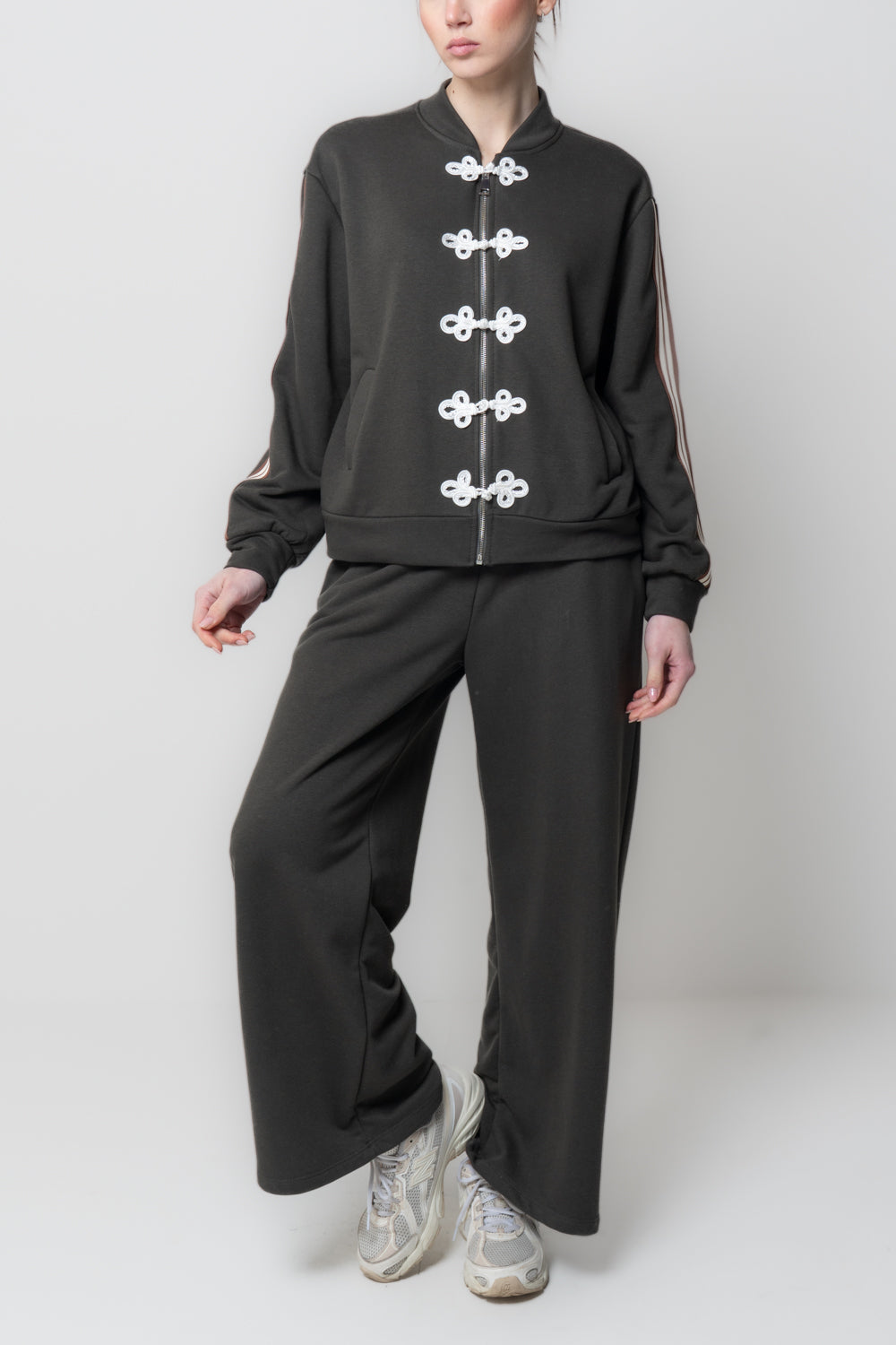 Felpa mandarin con alamari