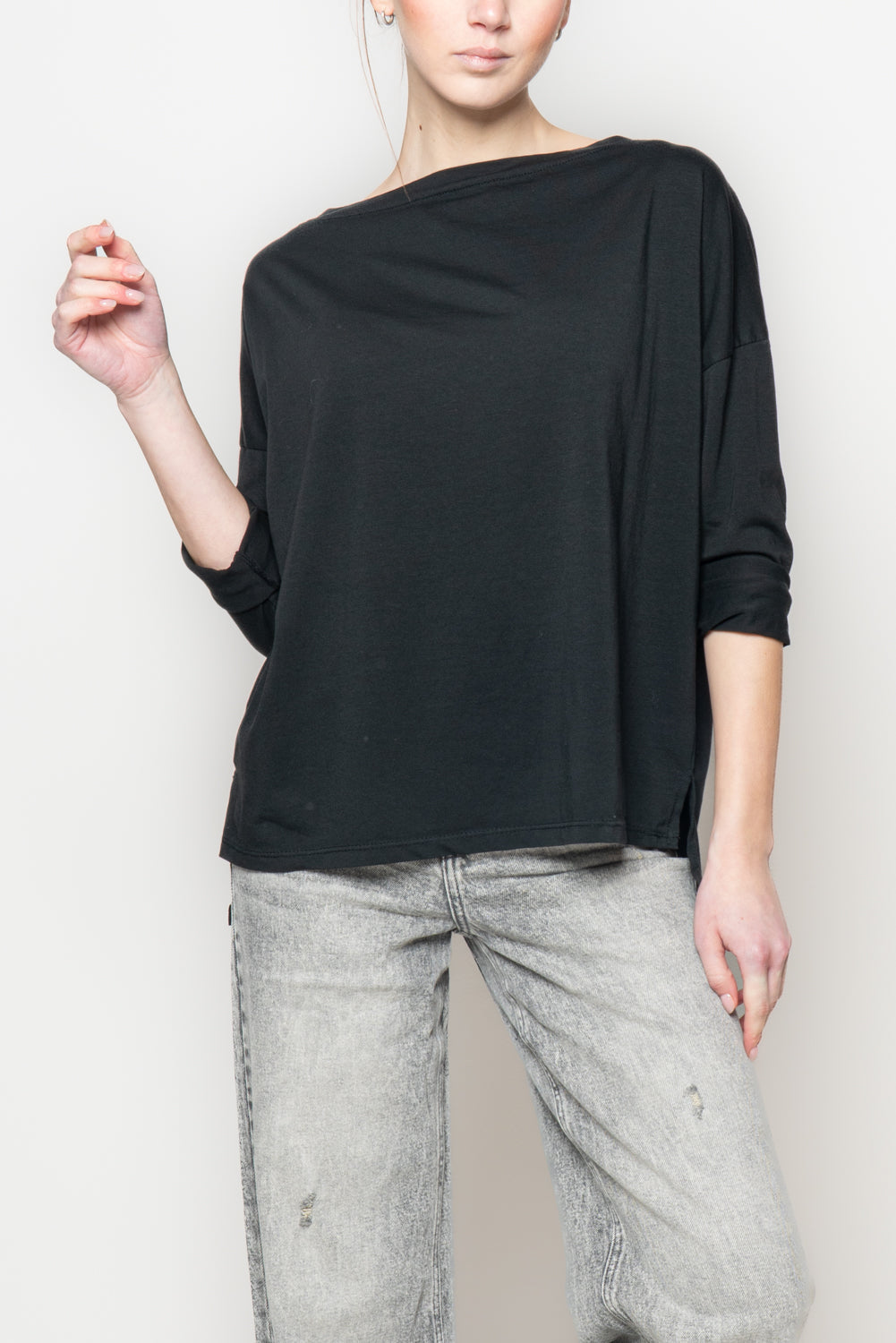 T shirt a manica lunga con scollo a barca